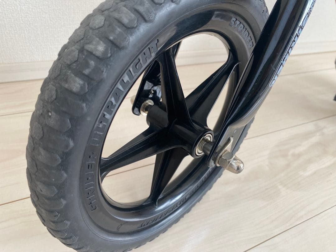 正規品　STRIDER バランスバイク ブラック　スポーツ