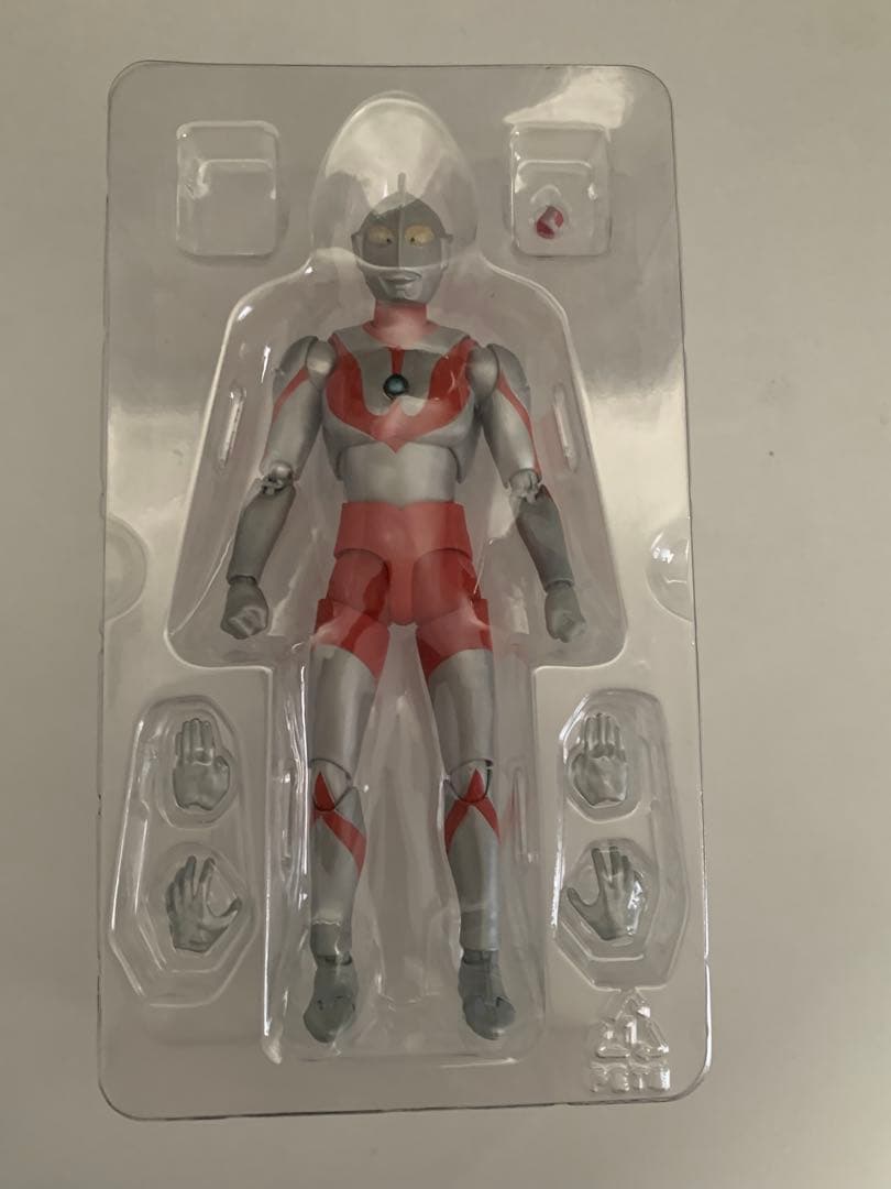 s.hフィギュアーツ　ウルトラマン　アカレンジャー　仮面ライダー1号　セット