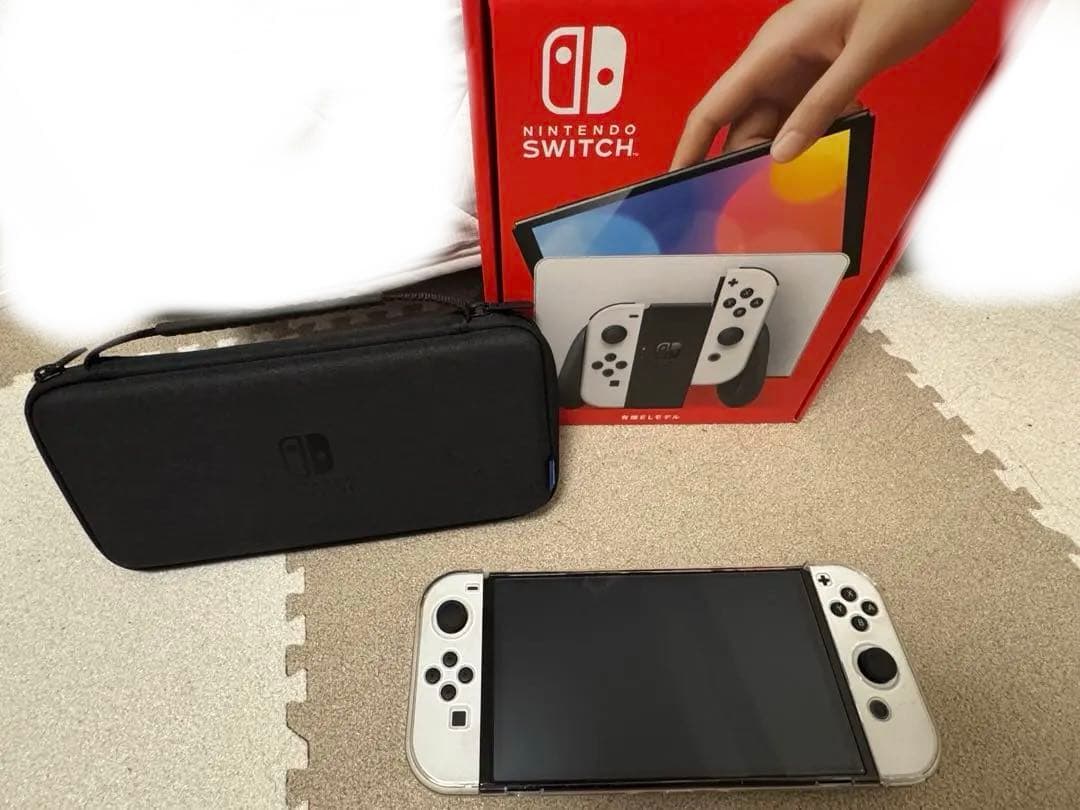 Nintendo Switch ホワイト 本体 + Joy-Con + ケース